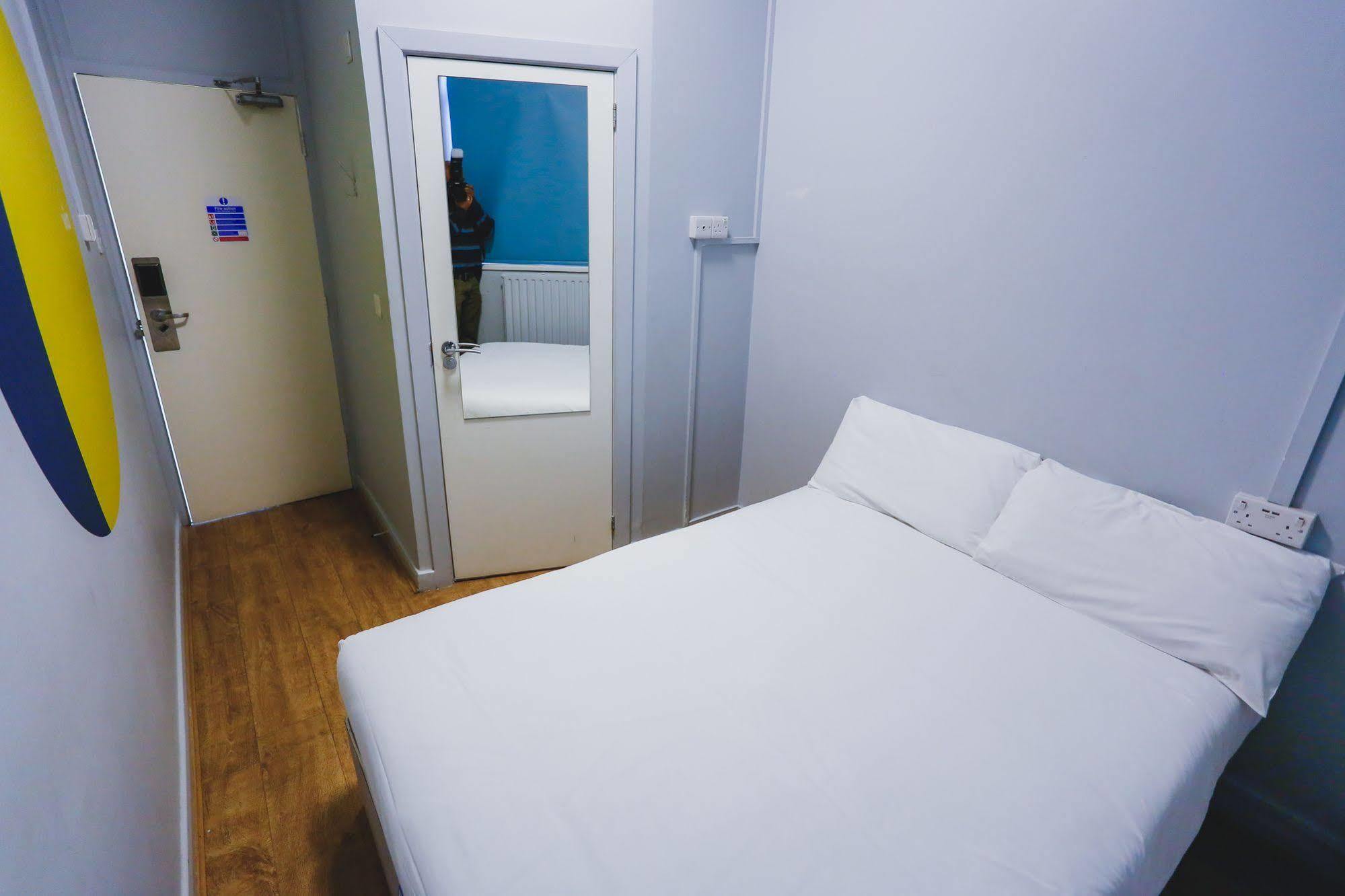 Via Limehouse Hostel London Exterior photo